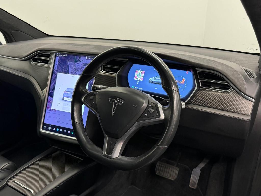 TESLA MODEL X