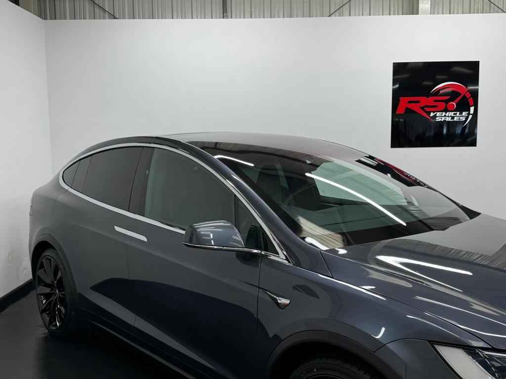 TESLA MODEL X
