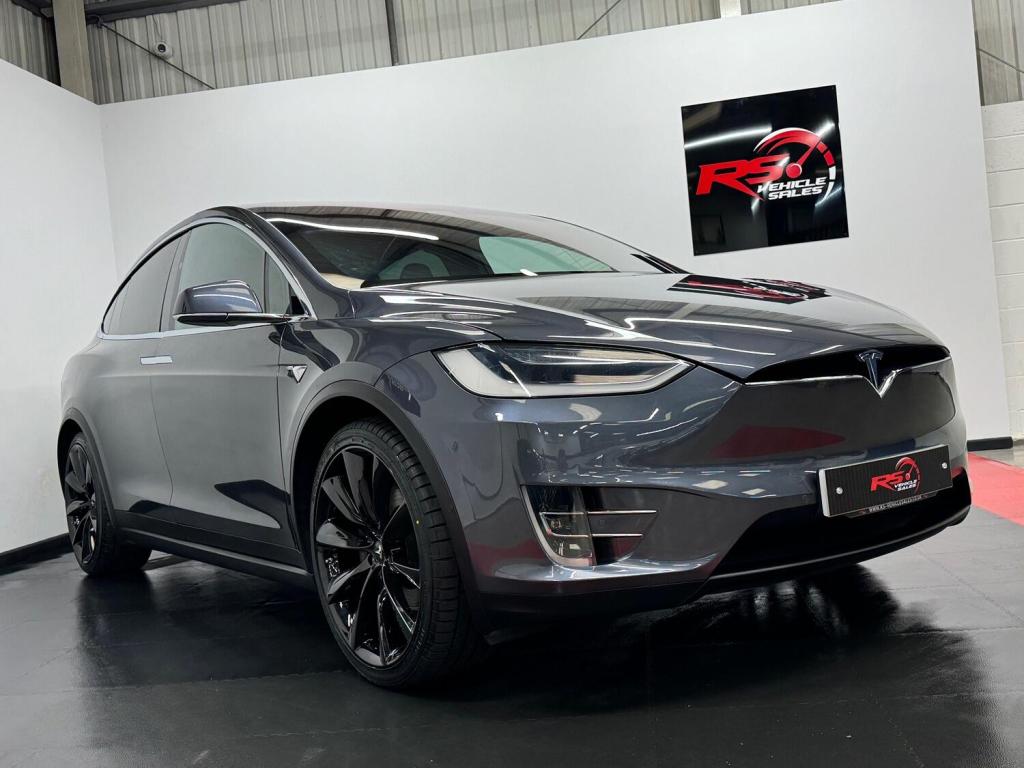 TESLA MODEL X