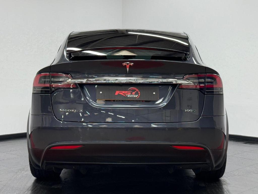 TESLA MODEL X