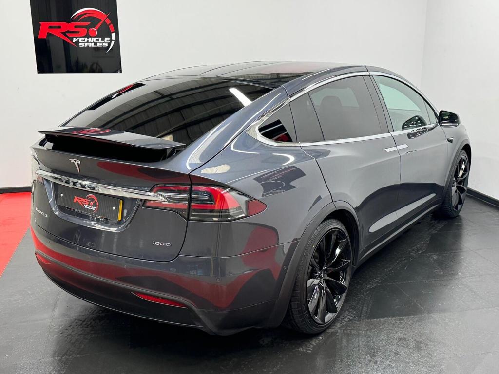 TESLA MODEL X