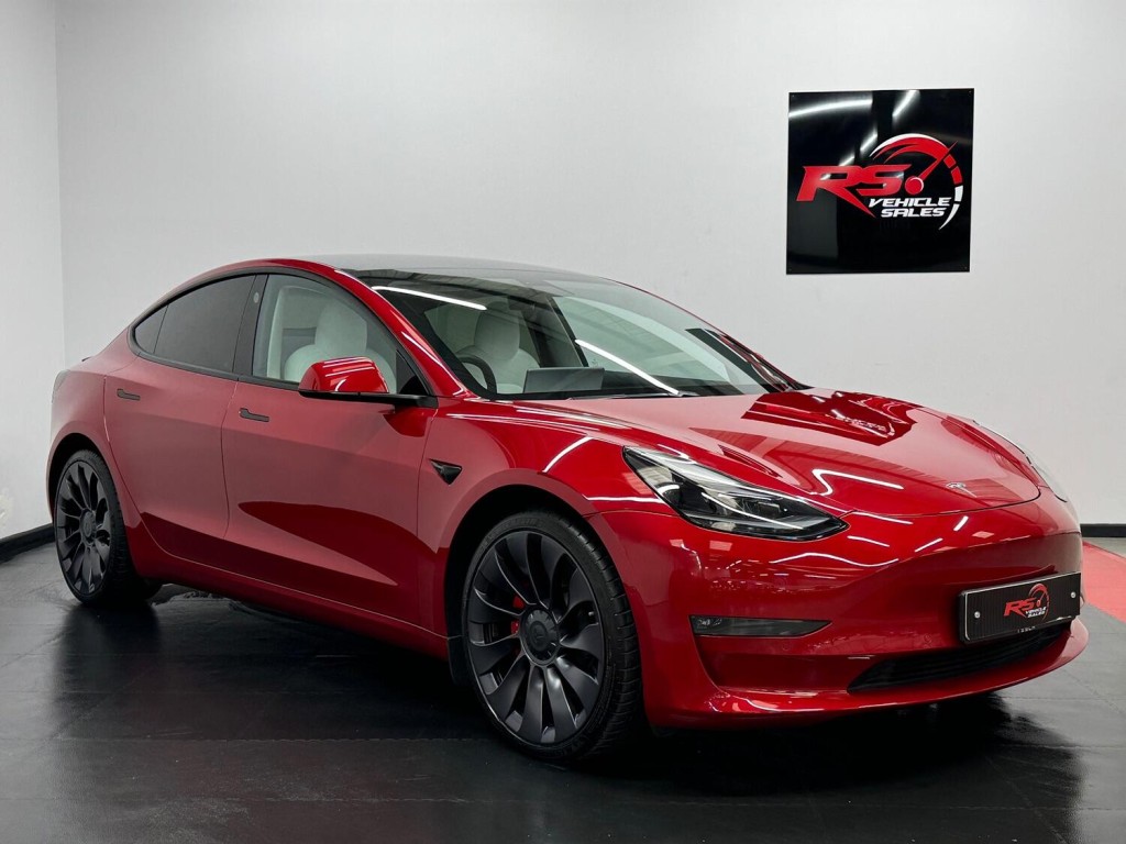 TESLA MODEL 3