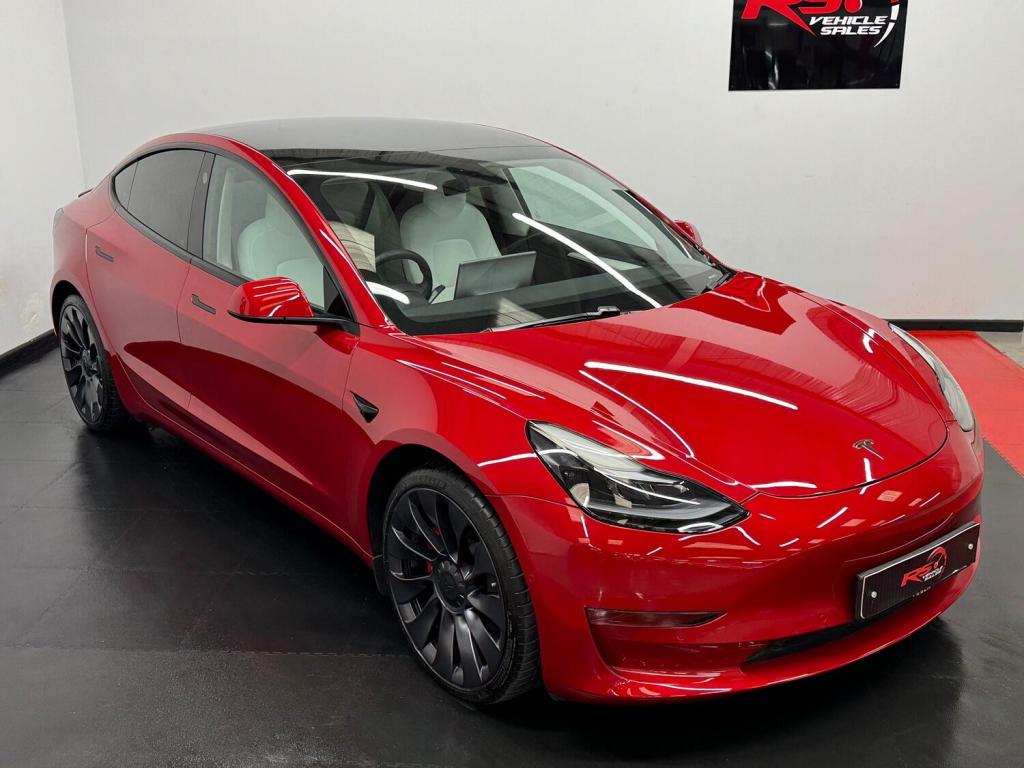 TESLA MODEL 3