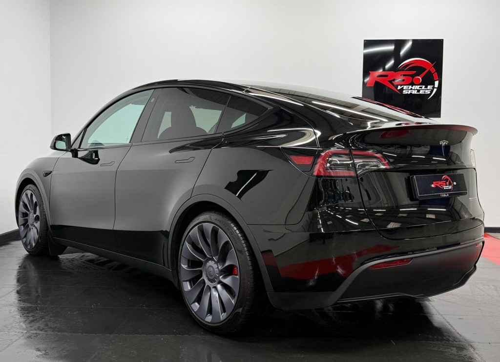 TESLA MODEL Y