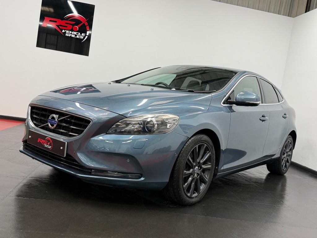 VOLVO V40