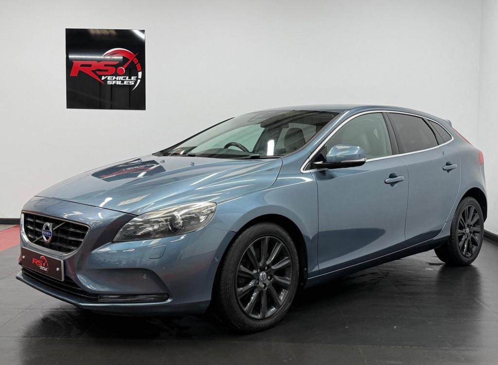 VOLVO V40