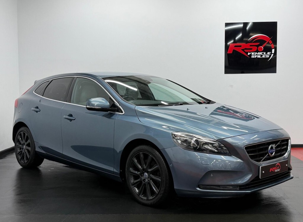 VOLVO V40