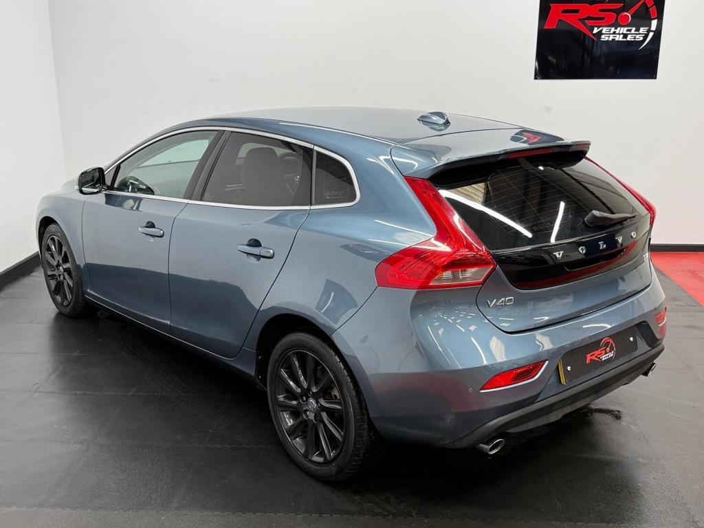 VOLVO V40