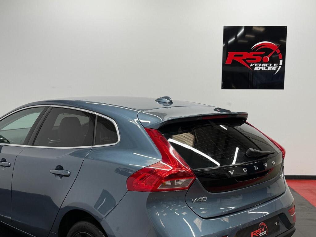 VOLVO V40