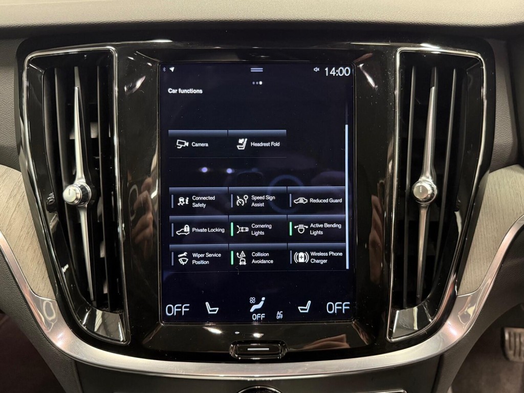 VOLVO V60 CROSS COUNTRY