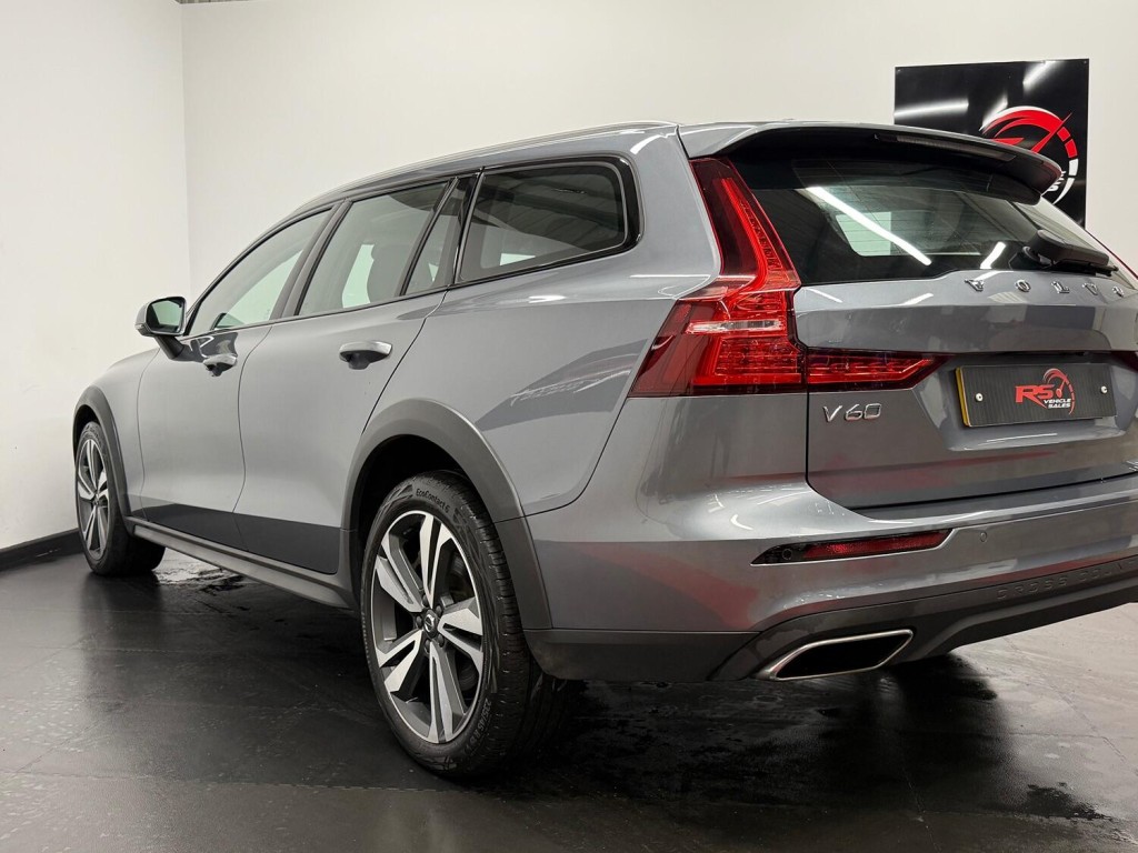 VOLVO V60 CROSS COUNTRY