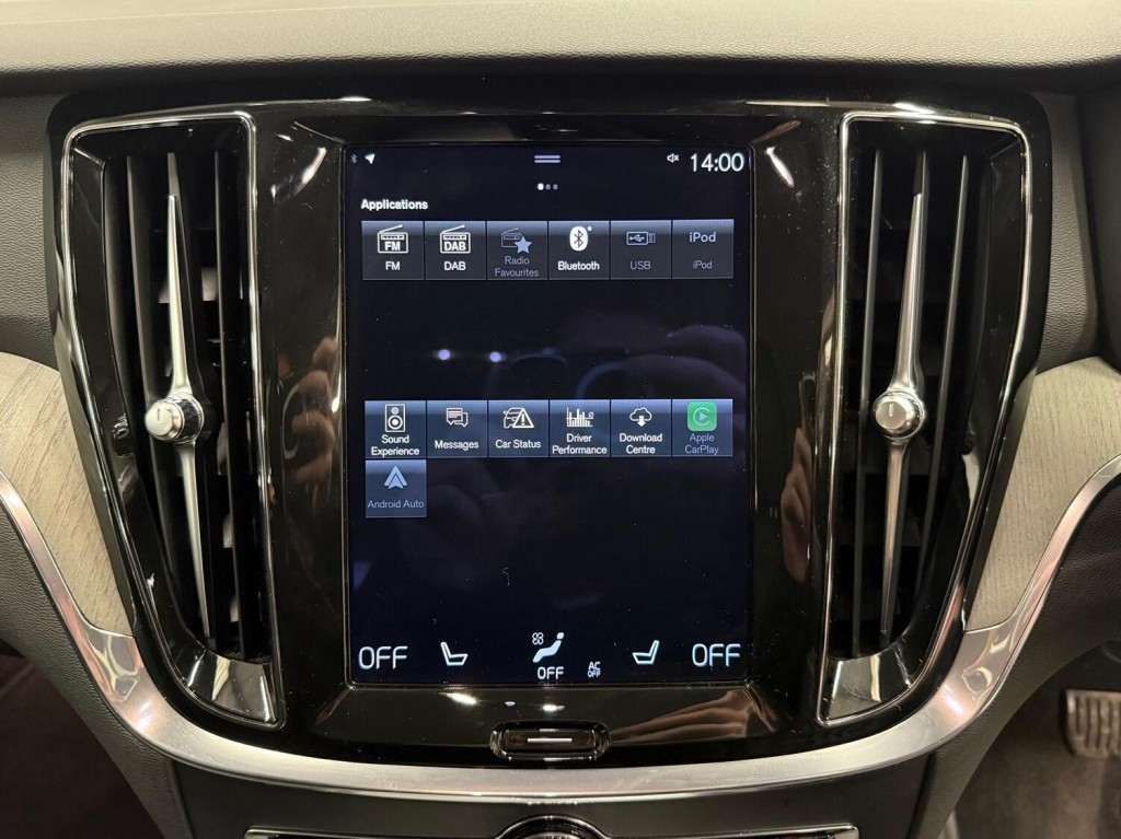 VOLVO V60 CROSS COUNTRY