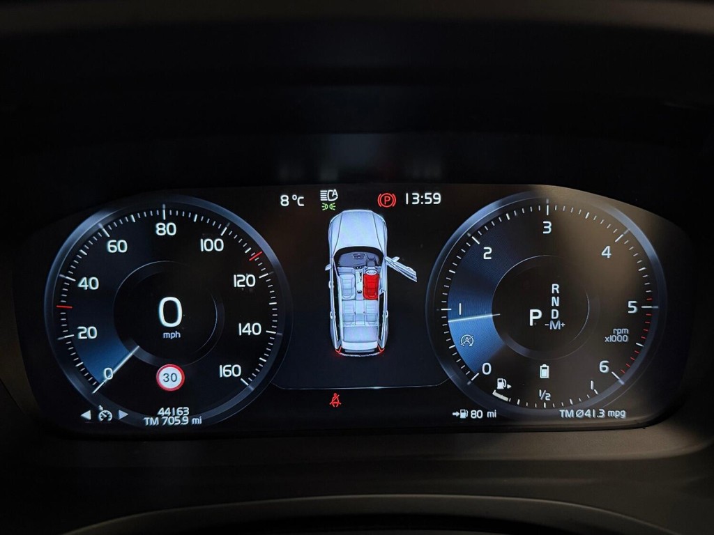 VOLVO V60 CROSS COUNTRY