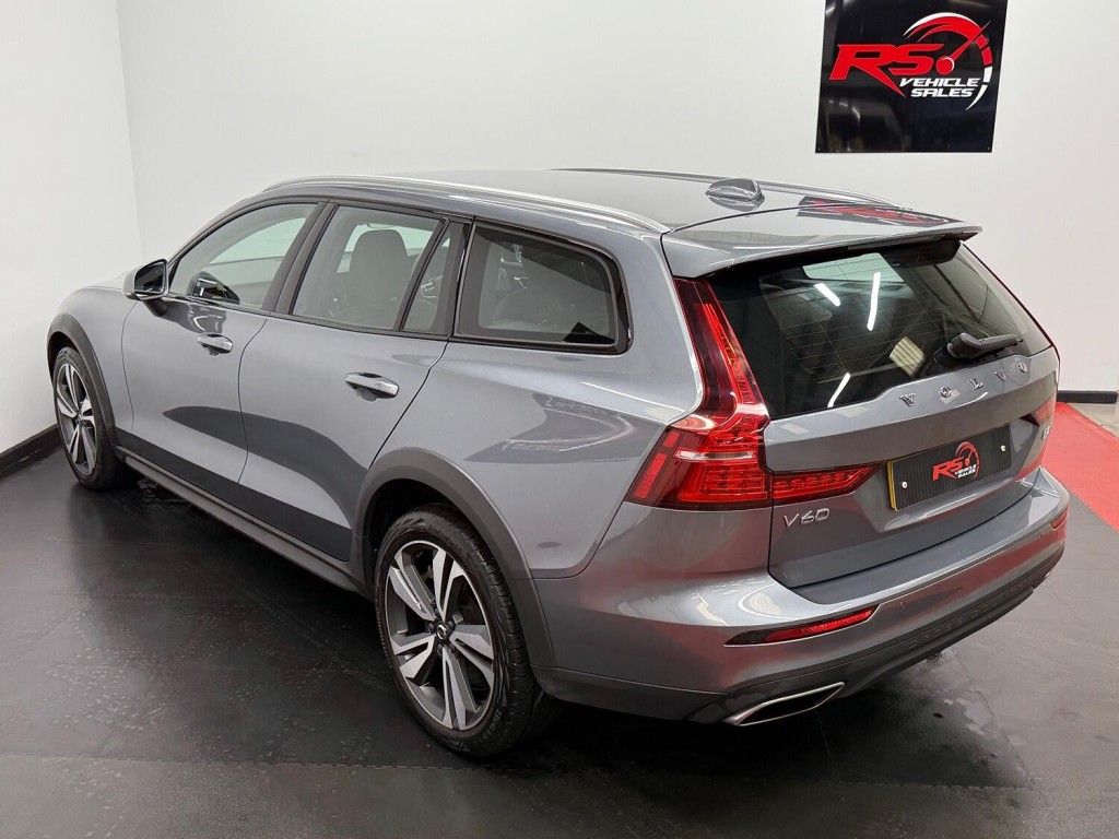 VOLVO V60 CROSS COUNTRY