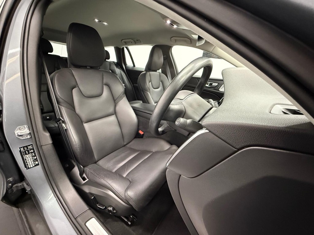 VOLVO V60 CROSS COUNTRY