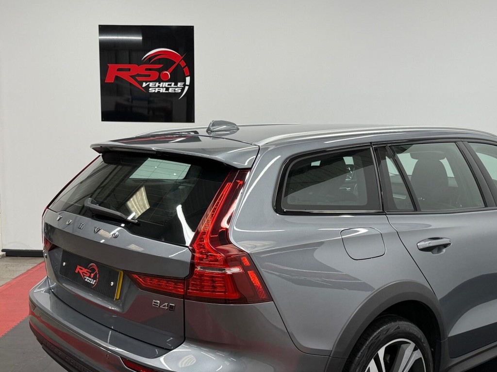 VOLVO V60 CROSS COUNTRY