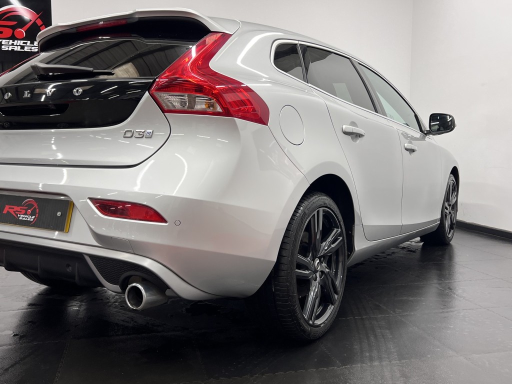 VOLVO V40