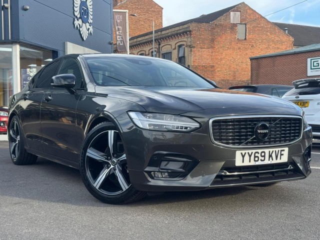 VOLVO S90