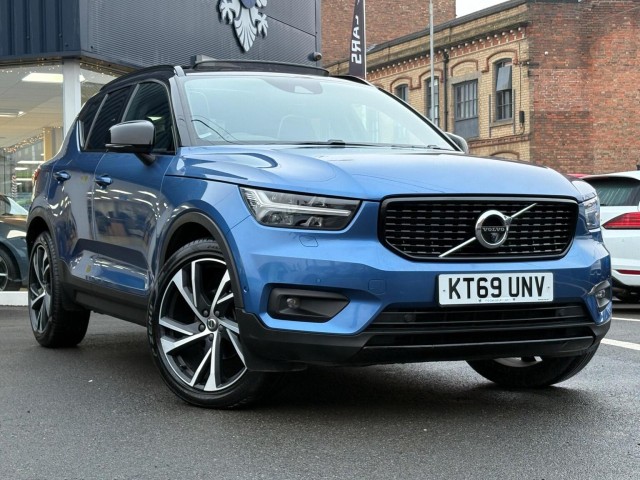 VOLVO XC40