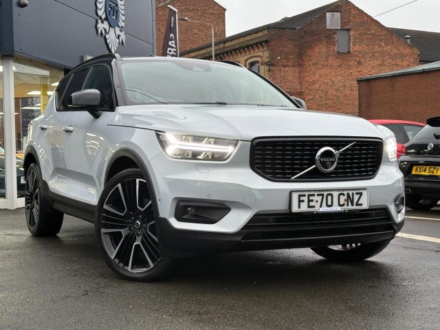 VOLVO XC40