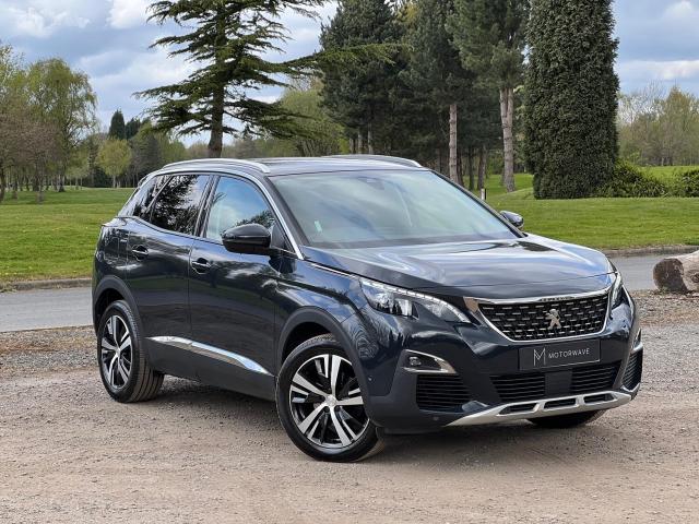 PEUGEOT 3008 1.2 PureTech Allure