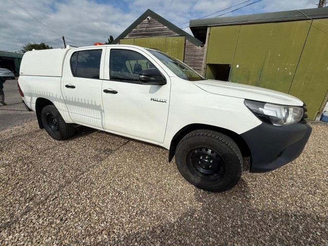TOYOTA HILUX