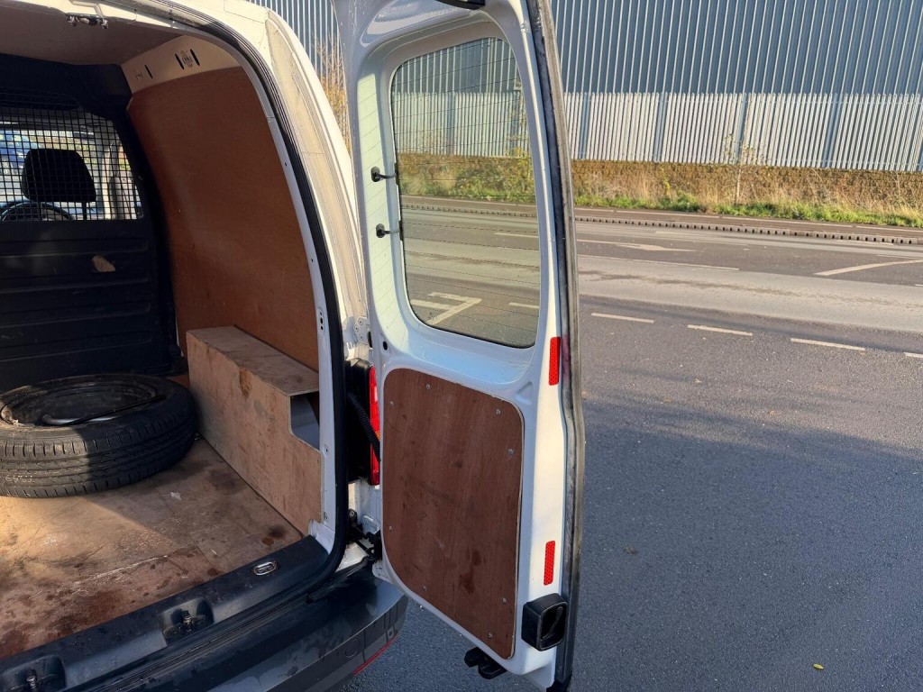 VOLKSWAGEN CADDY