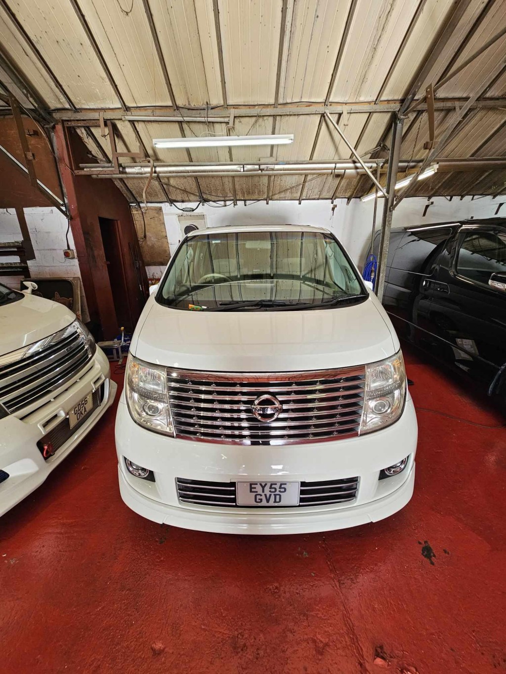 NISSAN ELGRAND