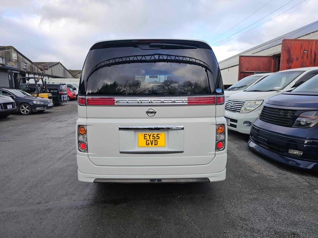 NISSAN ELGRAND