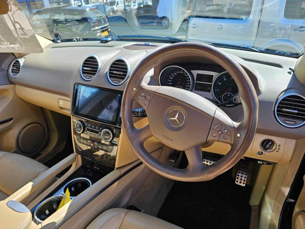 MERCEDES-BENZ M CLASS