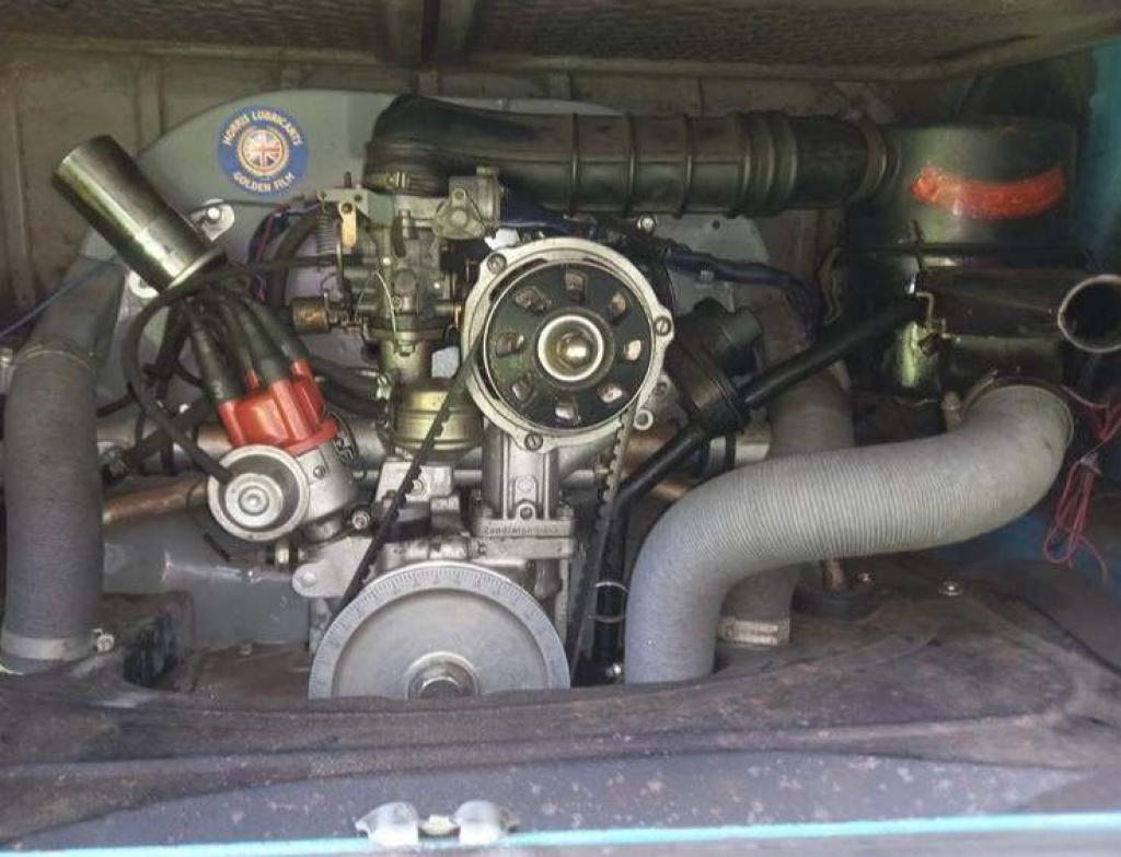 VOLKSWAGEN T2 BAY WINDOW