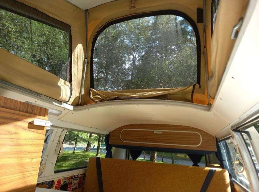 VOLKSWAGEN T2 BAY WINDOW