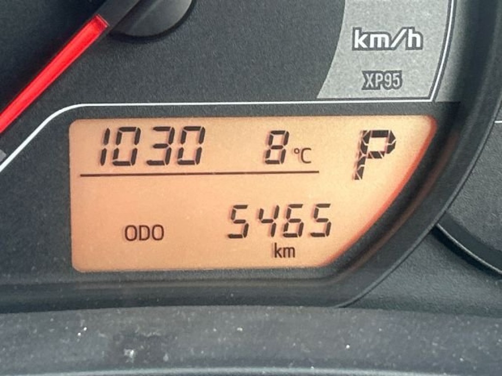 TOYOTA VITZ