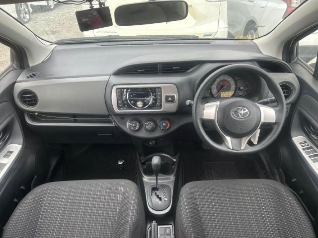 TOYOTA VITZ