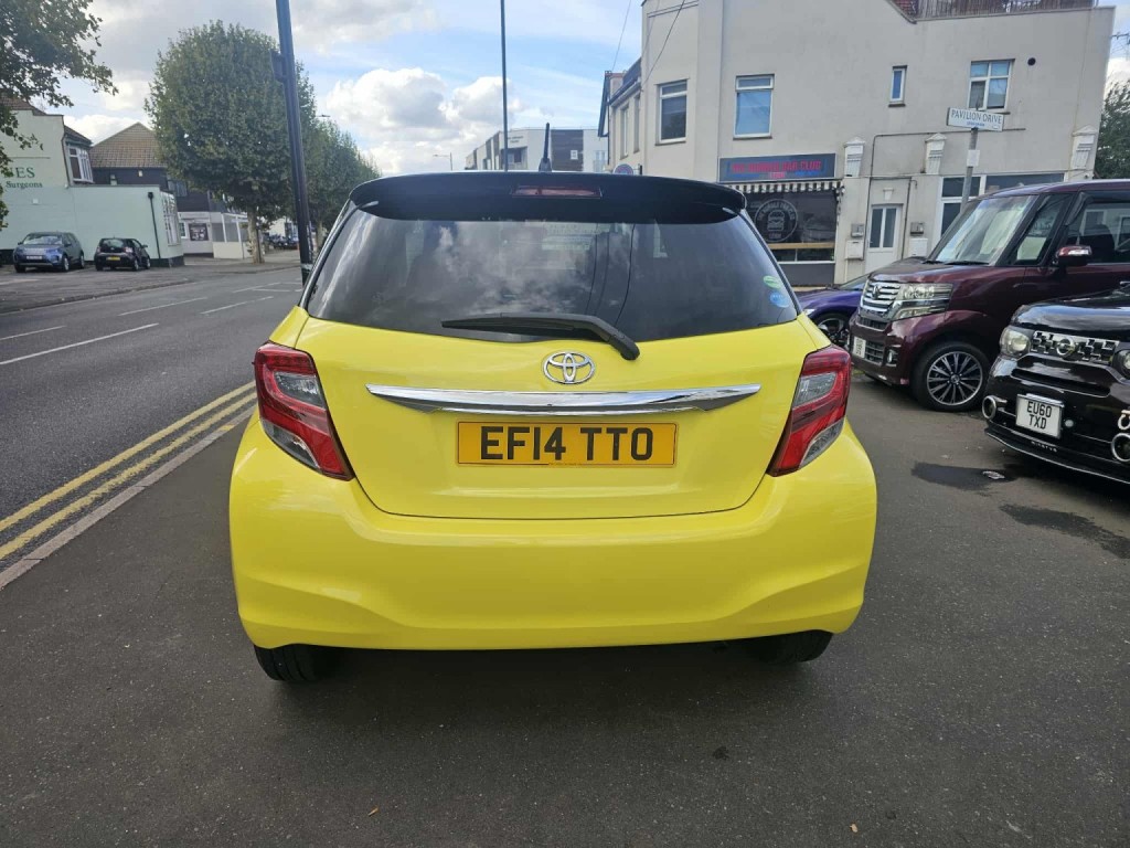 TOYOTA VITZ