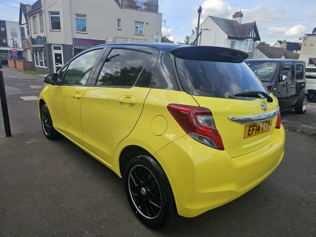 TOYOTA VITZ