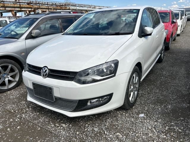 VOLKSWAGEN POLO 1.2 TSI High Line Auto 20K MILES Ideal first car