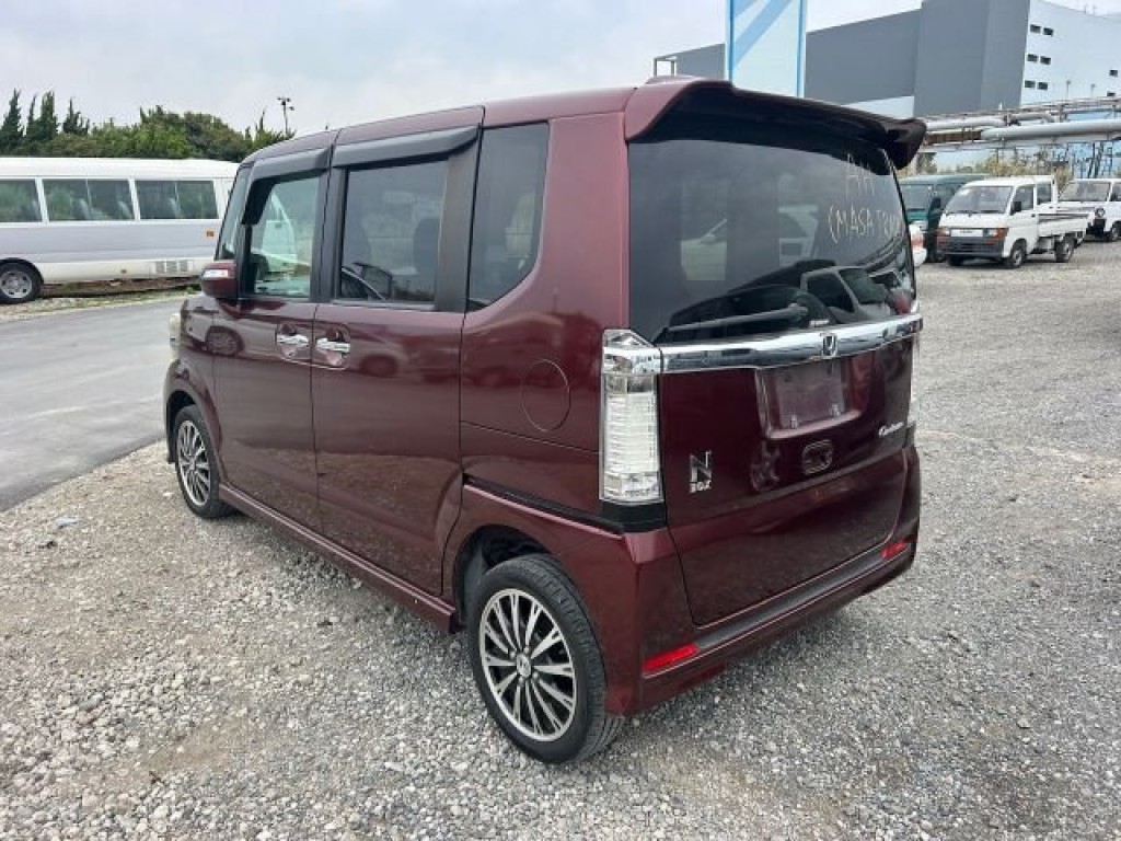 HONDA N-BOX