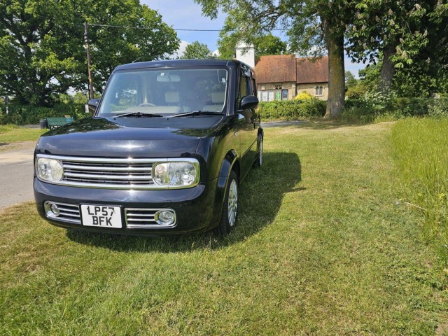 NISSAN CUBE 1.5 Axis