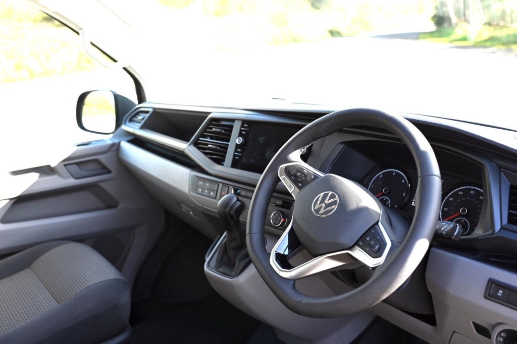 VOLKSWAGEN TRANSPORTER