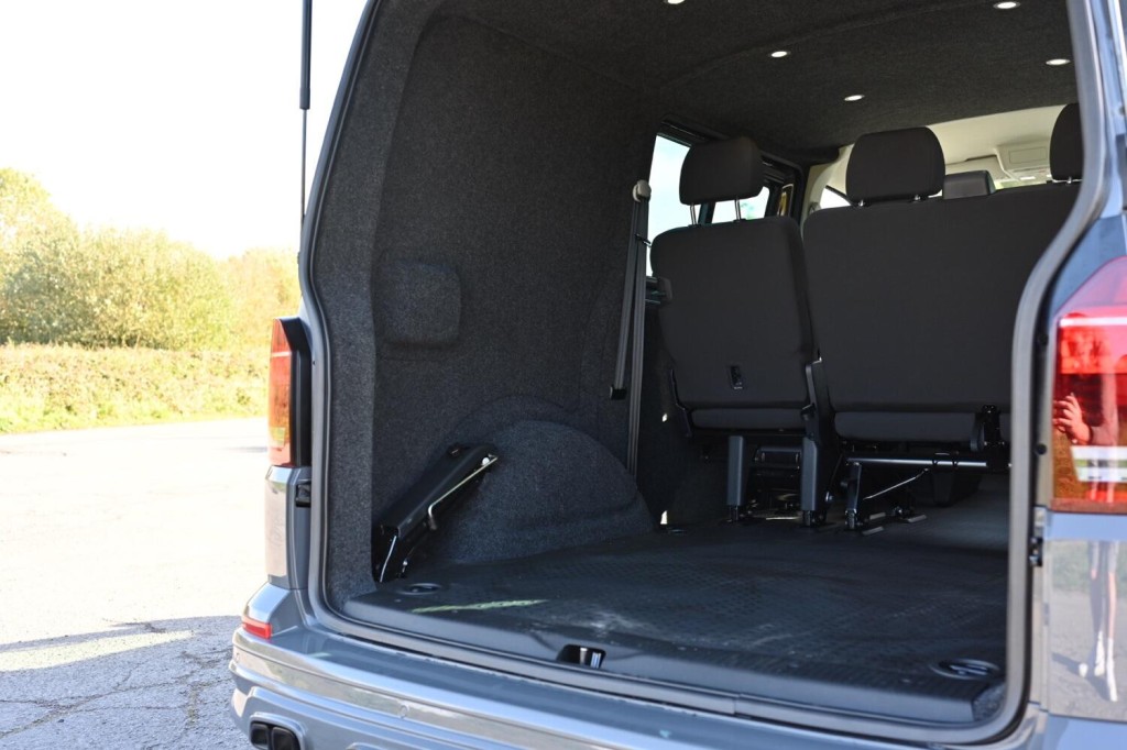 VOLKSWAGEN TRANSPORTER