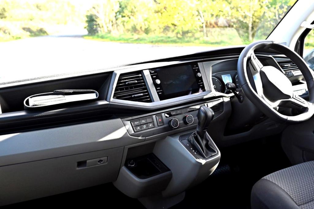 VOLKSWAGEN TRANSPORTER
