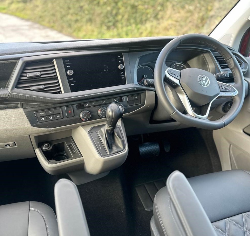 VOLKSWAGEN TRANSPORTER