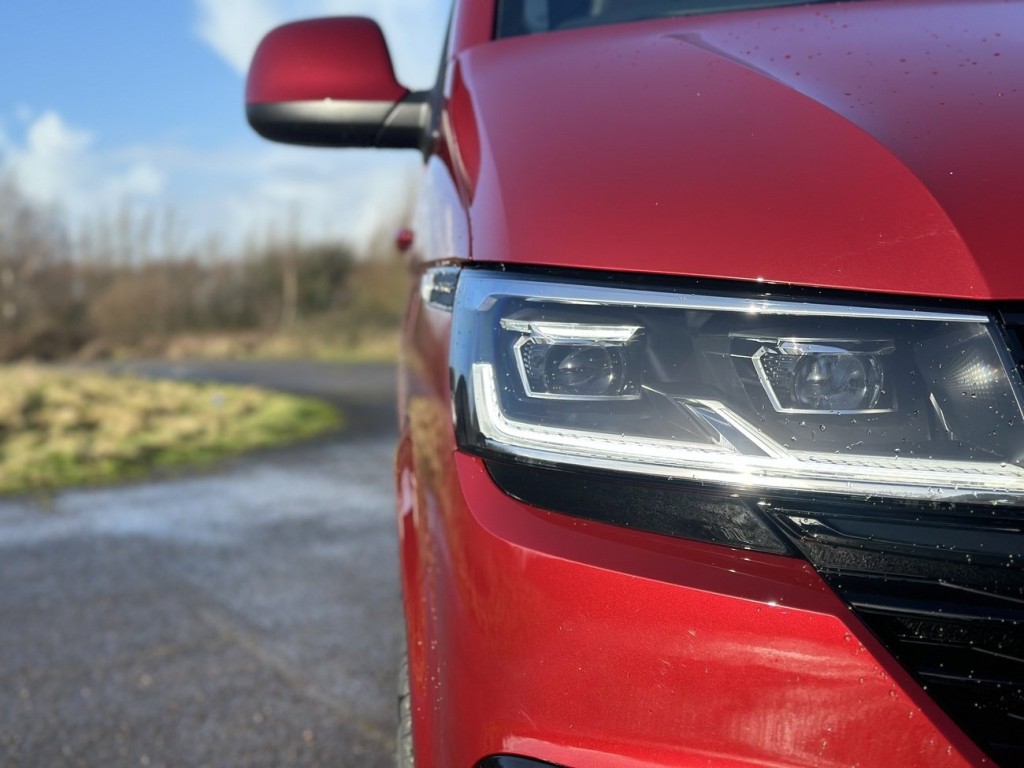 VOLKSWAGEN TRANSPORTER