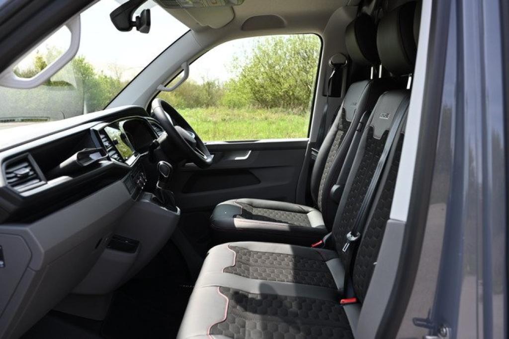 VOLKSWAGEN TRANSPORTER