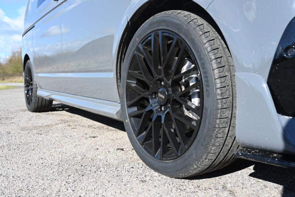 VOLKSWAGEN TRANSPORTER