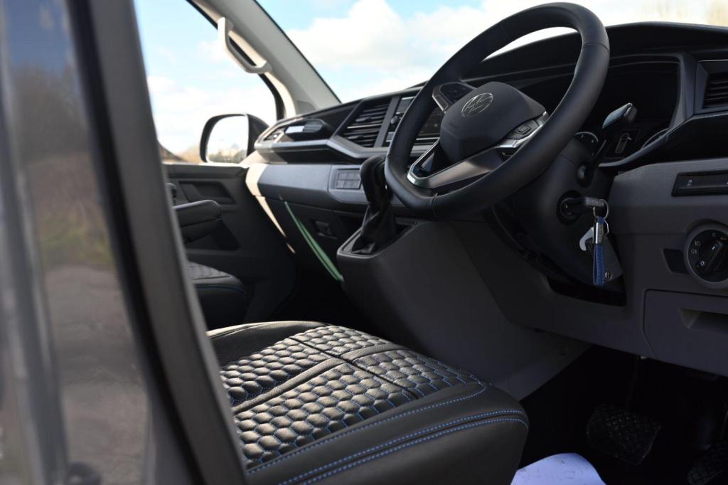 VOLKSWAGEN TRANSPORTER