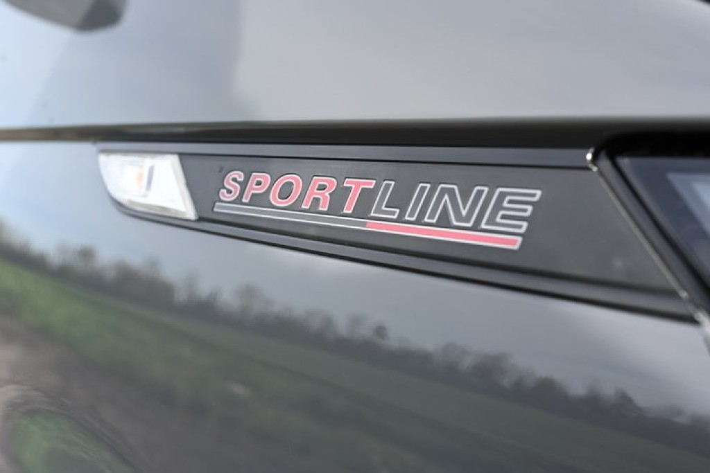 VOLKSWAGEN TRANSPORTER SPORTLINE