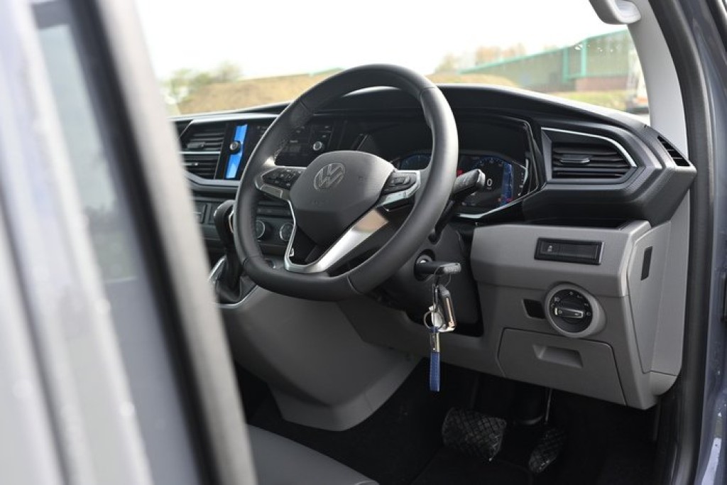 VOLKSWAGEN TRANSPORTER SPORTLINE