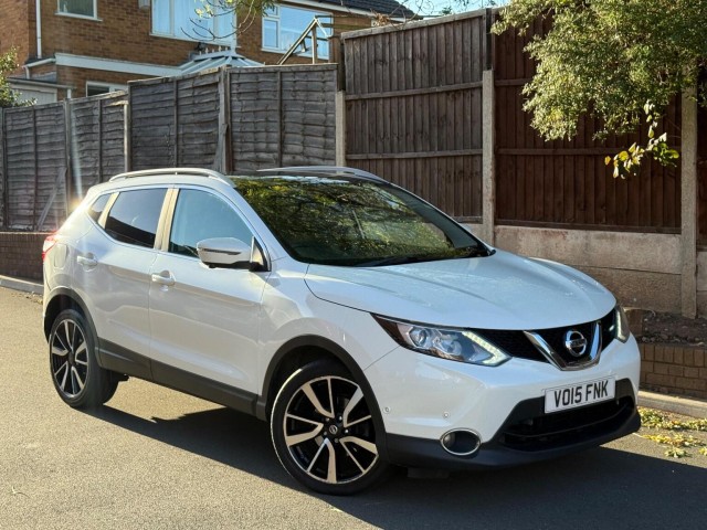 NISSAN QASHQAI 2015